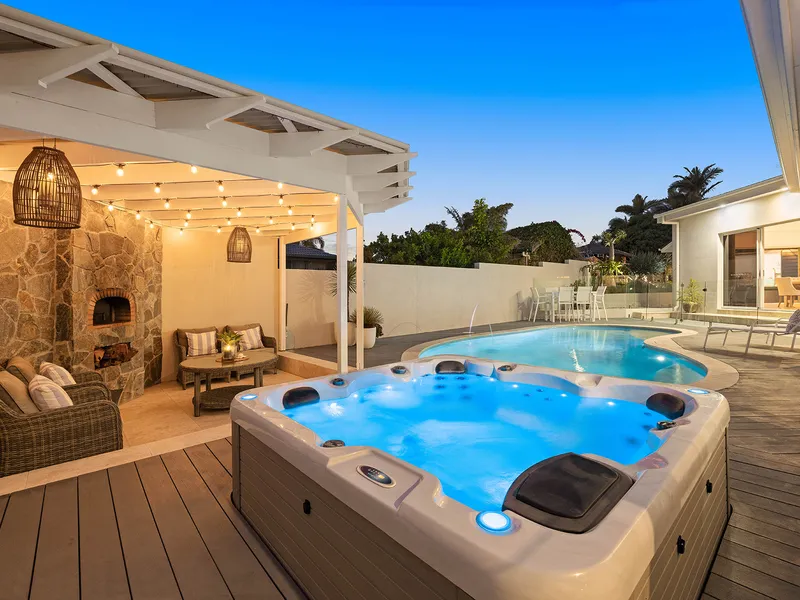 Modern Dual-living Opportunity in Peaceful Pocket