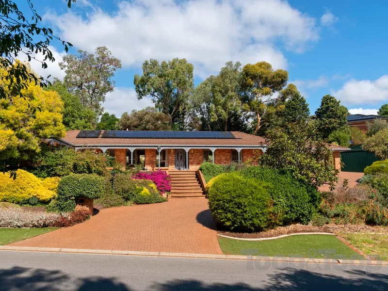 Superbly set back with grand street presence, this family home presents as the perfect opportunity to stake your claim Greenwith's 'blue chip' locale!