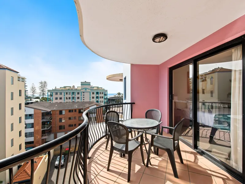 1 Bedroom + Rooftop in Heart of Mooloolaba!
