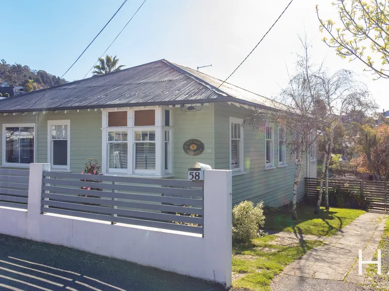 BRIGHT AND BEAUTIFUL 2 BEDROOM HOME