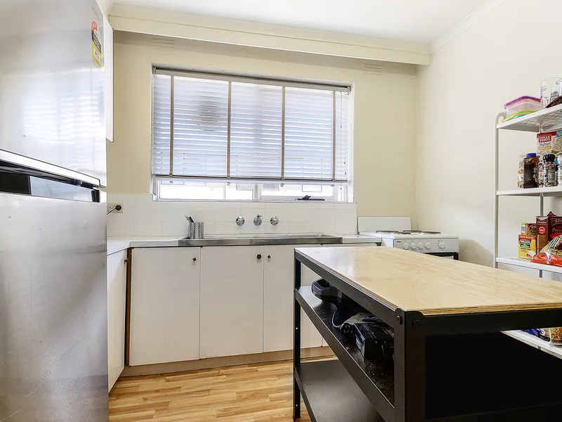 SPACIOUS 2 BEDROOM APARTMENT