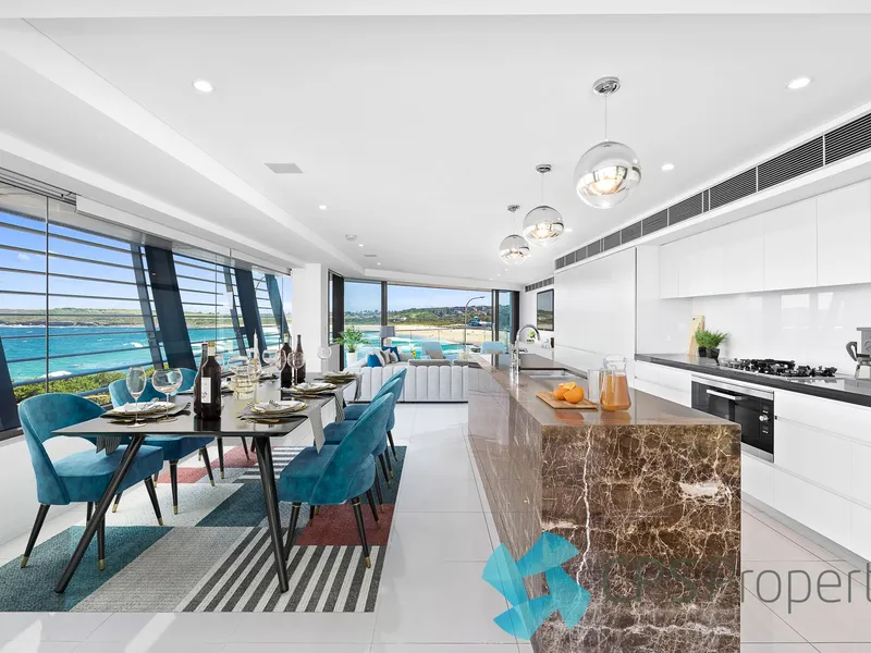 SPECTACULAR WHOLE FLOOR RESIDENCE WITH OCEAN FRONTAGE & PANORAMIC OCEAN VIEWS