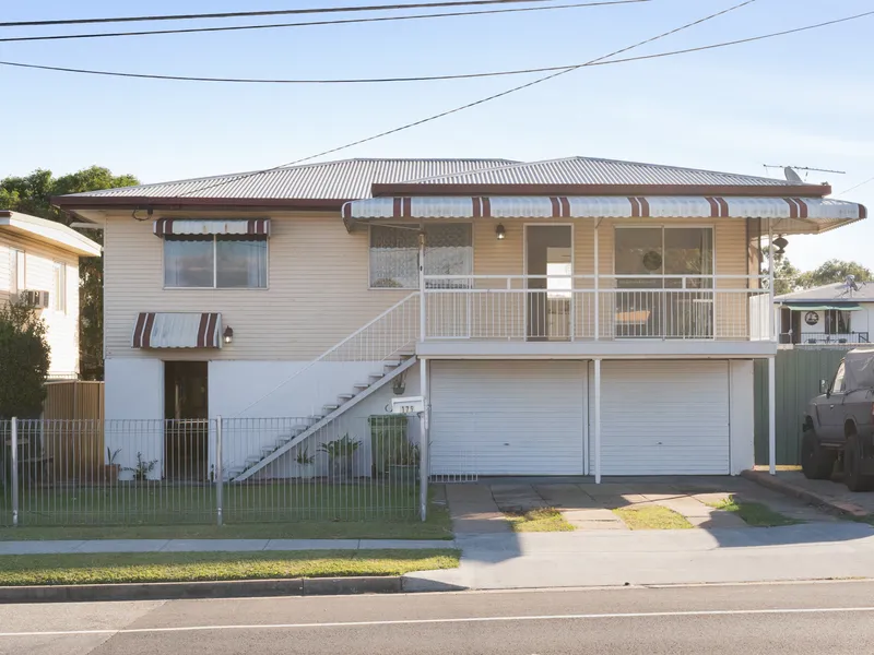 Prime opportunity awaits! Move-in ready highset home or ideal investment.