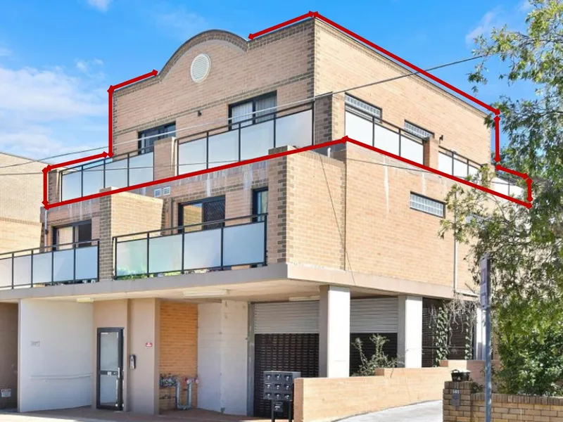 LARGE APARTMENT WITHIN SEFTON HIGH SCHOOL CATCHMENT