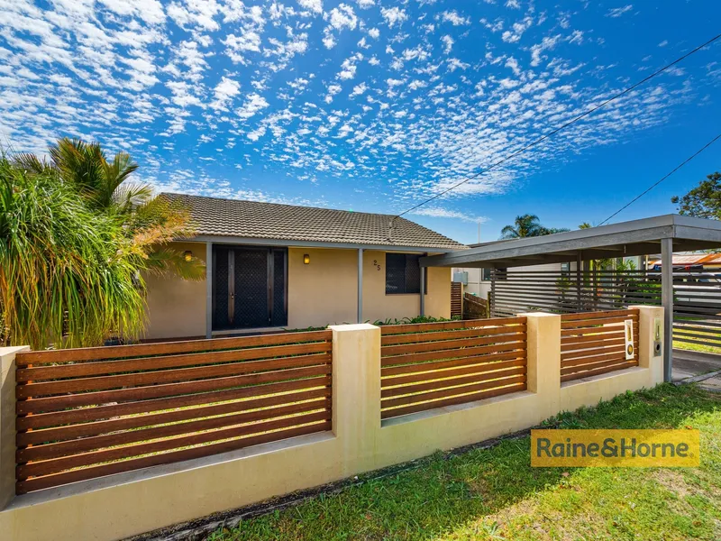 HOUSE WITH COUNCIL APPROVED GRANNY FLAT - WALK TO BEACH, CAFES AND SHOPS 