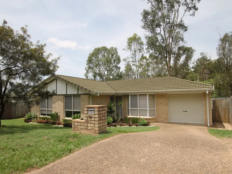 IN QUIET STREET WITH CEILING FANS!