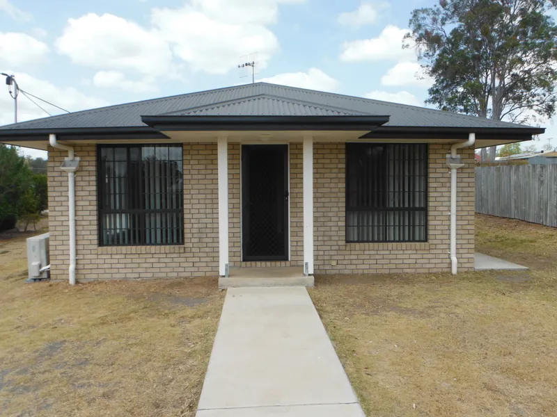 LOWSET BRICK HOME IN WONDAI