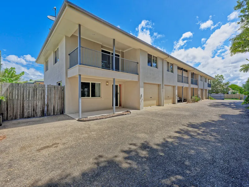 Spacious, Modern Centrally Located 3 Bed/2 Bathroom Unit