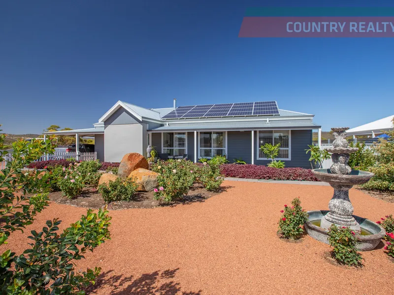 IMMACULATE HOME - PERFECT LOCATION