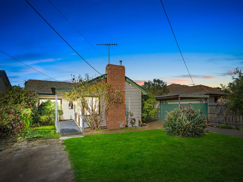 A RENOVATORS/INVESTORS DELIGHT!