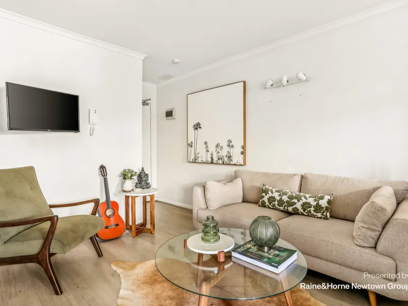 Modern Studio Apartment in Prime Inner-City Location