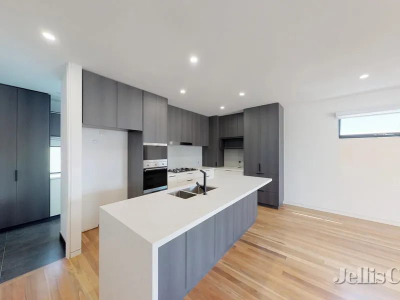 Spacious Home With Rooftop Terrace