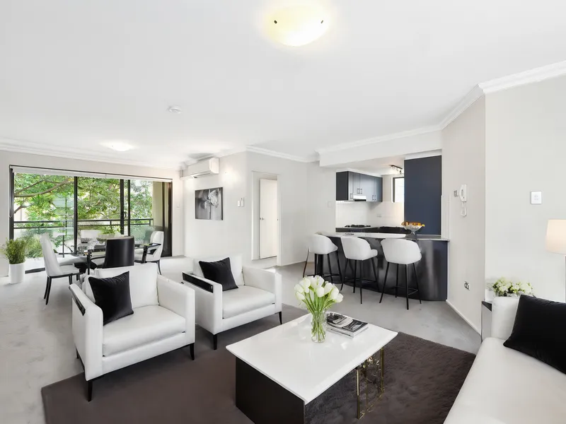Executive Style with Large Light-Filled Living Space & Dual Balconies