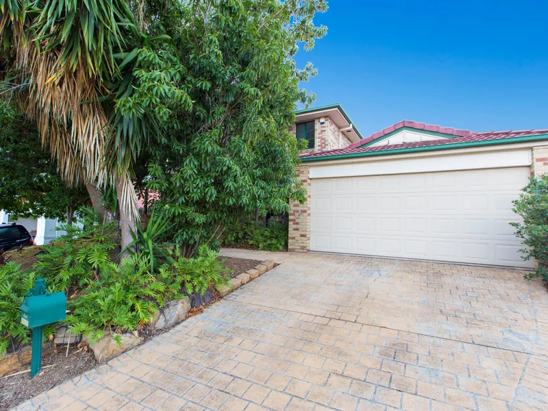 The Ultimate in Family Living in Mansfield State High School Catchment!