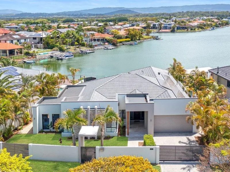 The epitome of luxurious waterfront living!