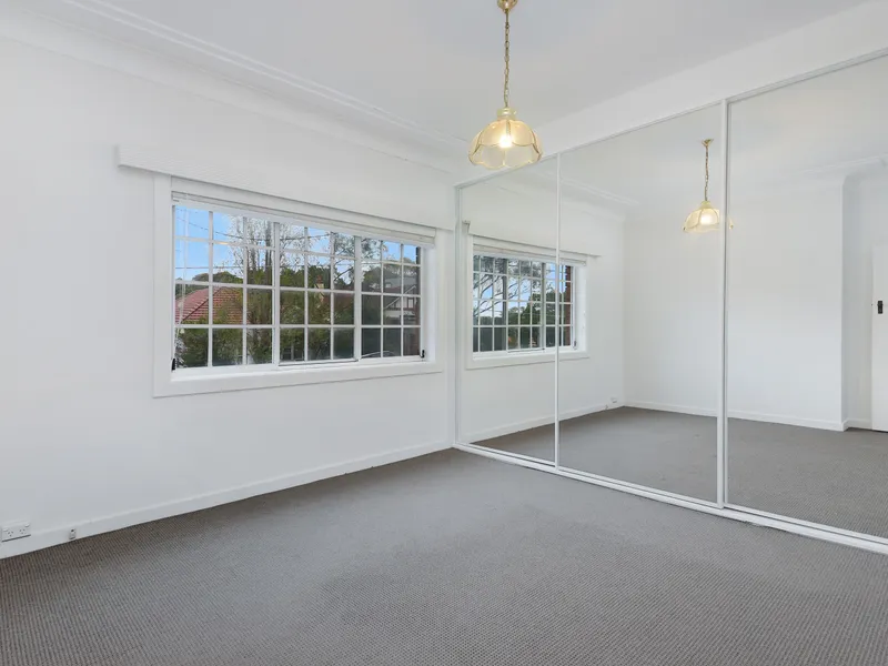 SUNNY HUGE 2 BEDROOM UNIT QUIET LOCATION