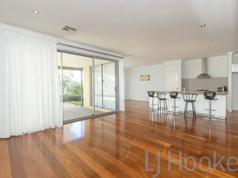 Perfect Lakelands - Ex Display Home!