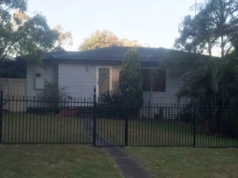 Family Home Close To Shopping Centre