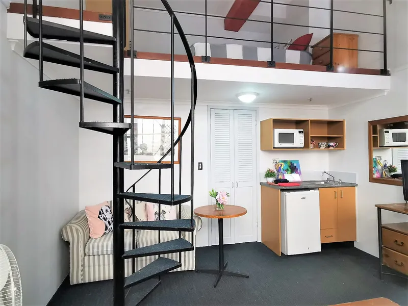 INVESTMENT OPPORTUNITY KNOCKS!!! PERFECTLY LOCATED STUDENT ACCOMMODATION!!!