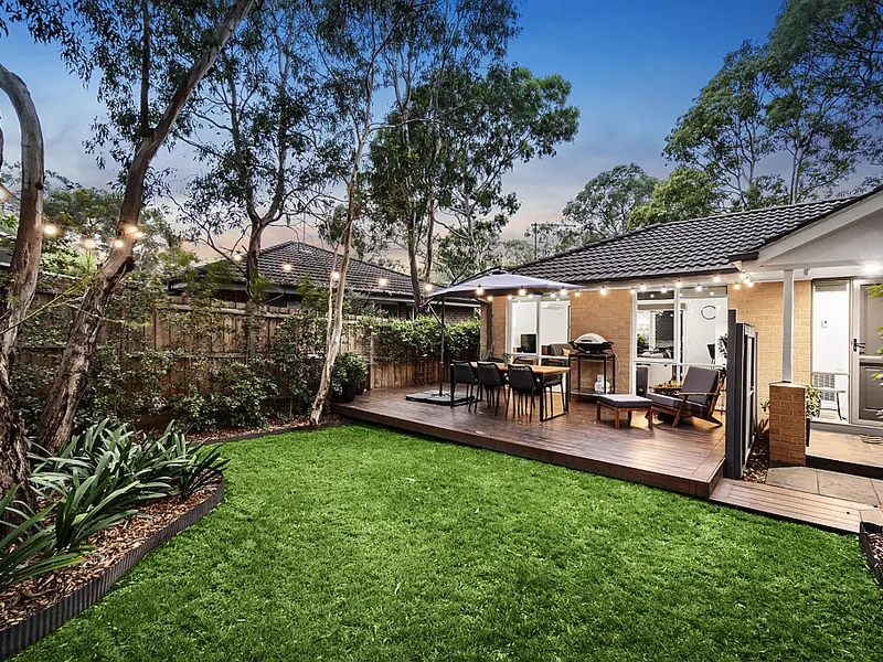 AN IDYLLIC GARDEN SANCTUARY