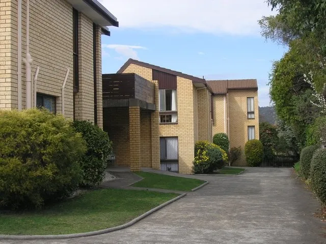 One bedroom townhouse with OSP