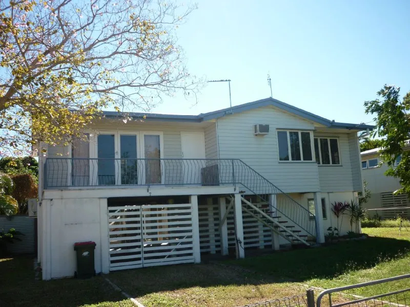 Renovated High Set Home - Quiet Cul-de-sac- GIRU