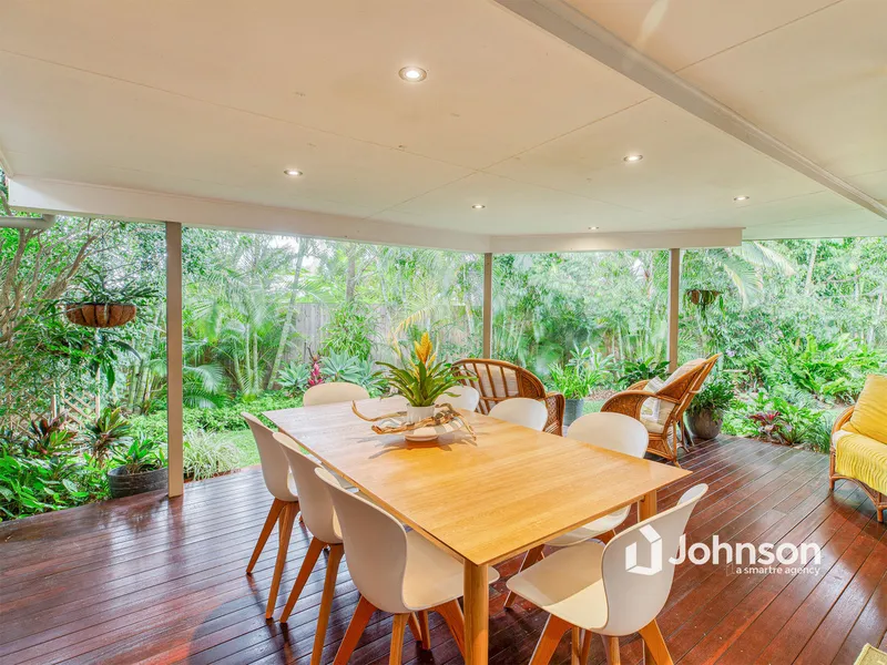 Private and Secluded Family Home with Modern Twist!