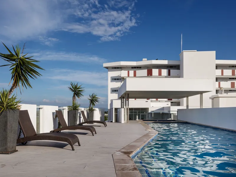 Trendy Furnished Apartment close to all the Action!