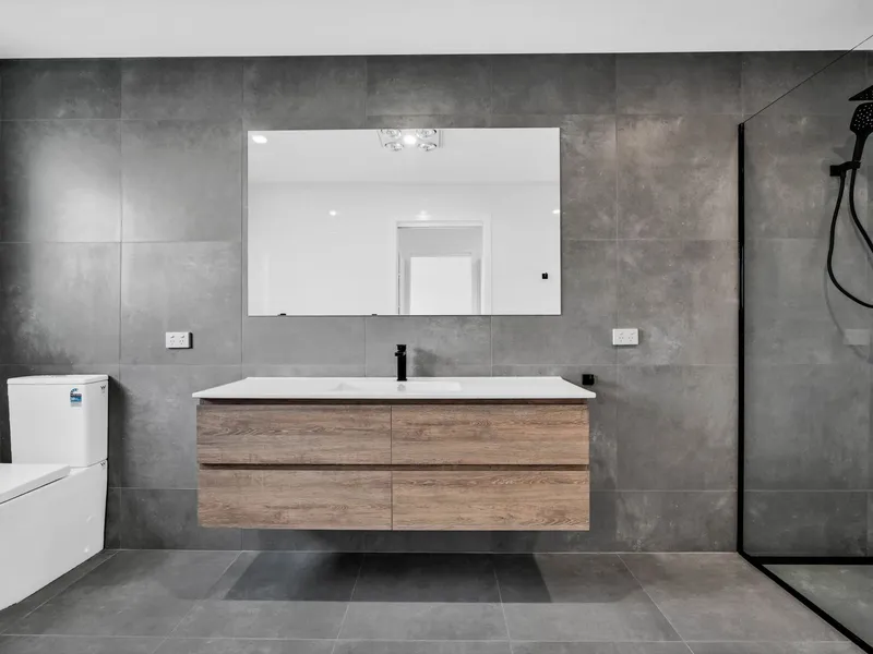 Brand New Luxury Home