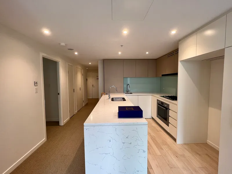 Marina Square Deluxe Massive Floorboarded Sunroom | Sunny Lighting