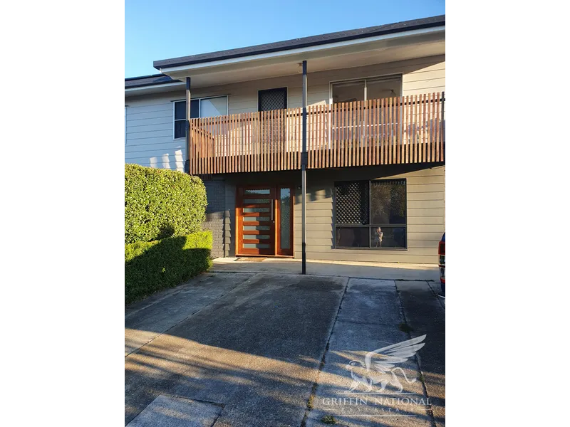 Cheerful Private Sanctuary! 4 Bedrooms With Workshop!