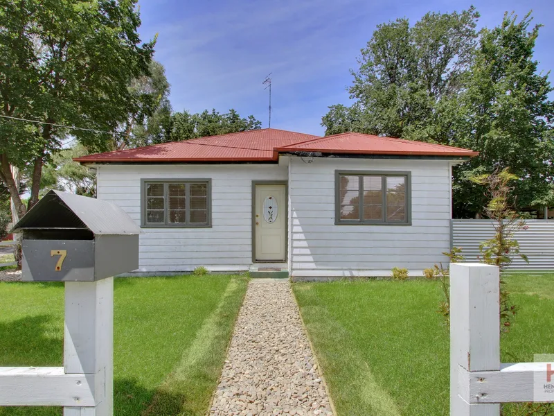 A Low Maintenace Home Amongst Leafy Serenity