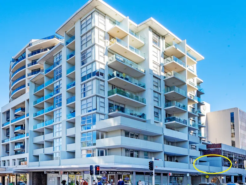 Large 2 Bedroom with Parking in the heart of Bondi Junction