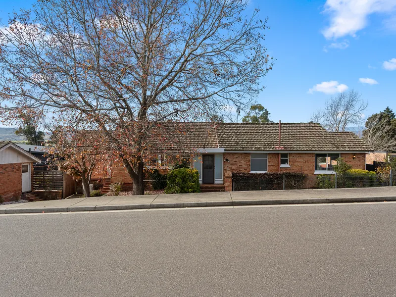 Large and updated home, multiple living rooms, views of the Tamar River