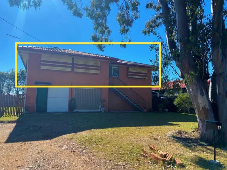 LOW MAINTENANCE, DUAL LIVING HOME!