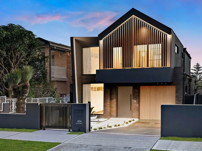 Near new luxury home