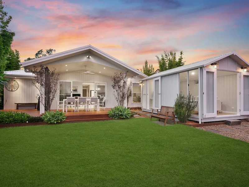 Contemporary family home with separate studio provides sensational beachside living