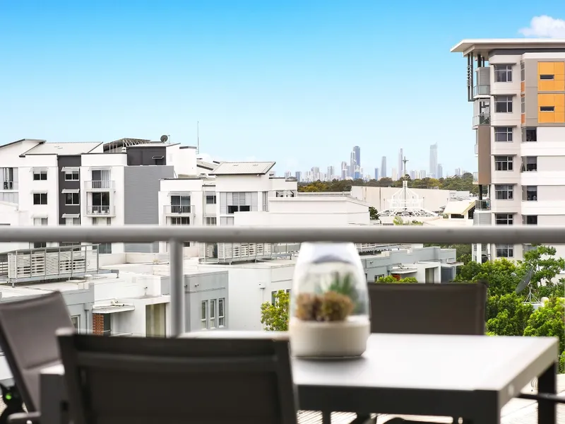 3 Bedroom Penthouse Apartment with Views of Surfers Paradise!