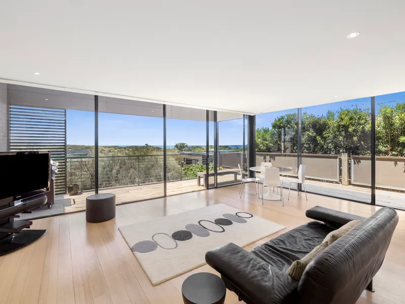 Expansive views & the beach on your doorstep