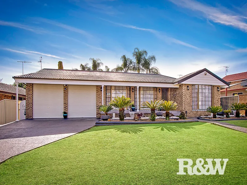 IMMACULATE FAMILY HOME!