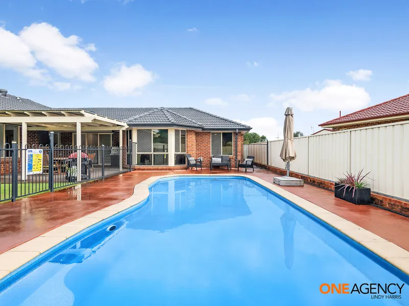 FANTASTIC HOME WITH A POOL!