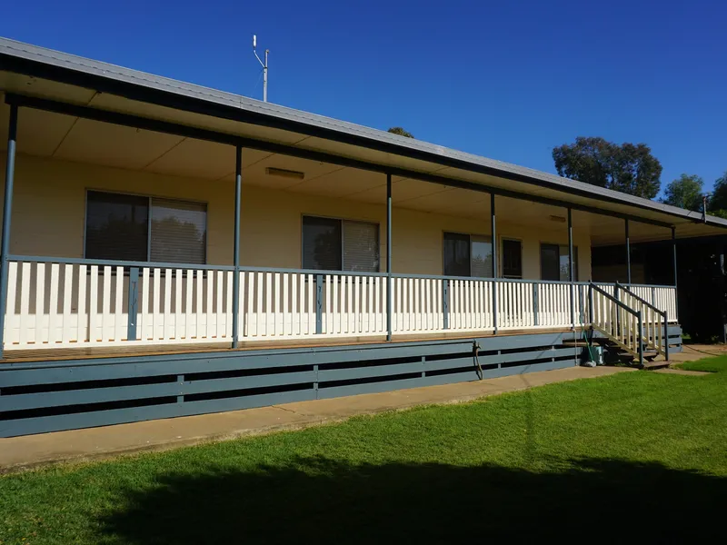 Family Home close to Shops and St Pats Primary School