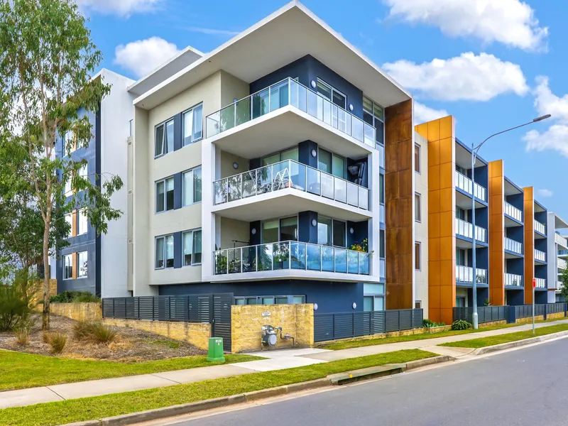 Low Maintenance Modern Living!