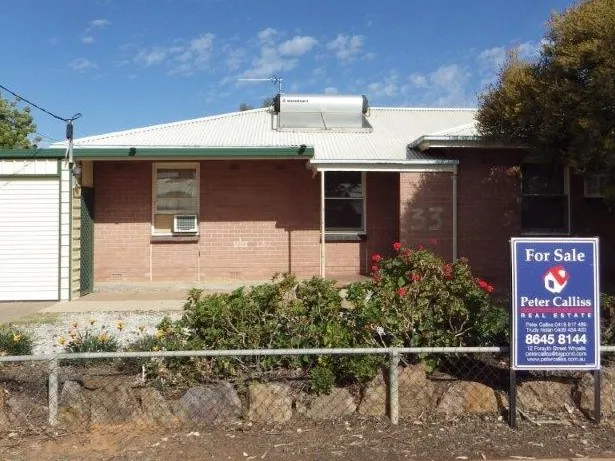 HUGE OUT DOOR ENTERTAINING AREA !