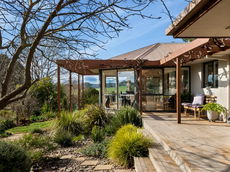 4.6 ACRES IN TOWN WITH AMAZING BULLER VIEWS!