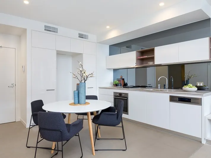 Immaculate Two Bedroom Apartment In The Acclaimed Divercity