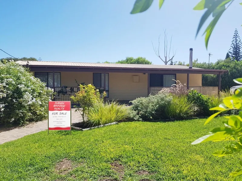 MODERN STYLE HOME in town centre