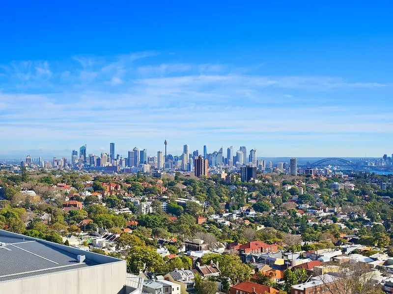 LIVE IN THE LUXURY ARCHIBALD DEVELOPMENT - VIEWS, OPULENCE AND POSITION