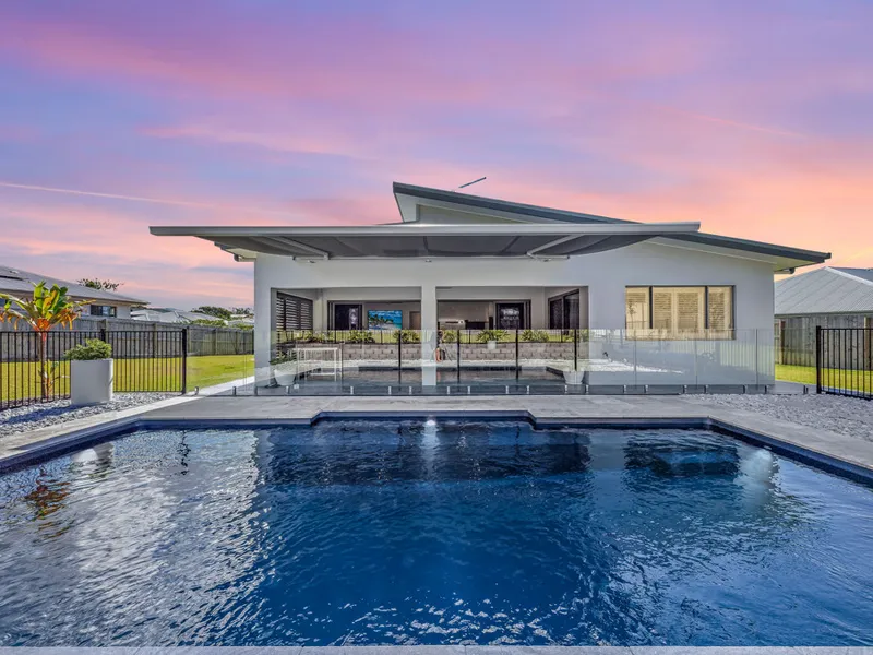 Luxury Living In Whitsunday Acres