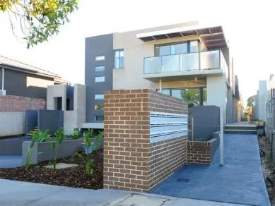 Please contact Molly Rogerson to arrange an inspection; sandringhampm2@hodges.com.au